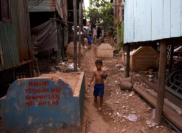 ಈ ಜನರು ಸತ್ತವರ ನಡುವೆ ಬದುಕುತ್ತಿದ್ದಾರೆ !