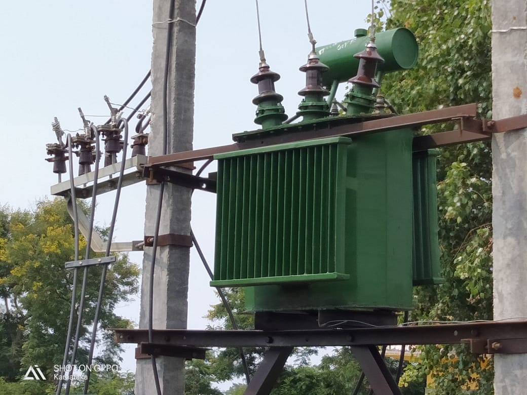 ಹನೂರು: ಪತ್ರಿಕಾ ವರದಿಗೆ ಸ್ಪಂದಿಸಿ ಟ್ರಾನ್ಸ್ ಫಾರ್ಮರ್ ಸಮಸ್ಯೆ ಪರಿಹರಿಸಿದ ಚೆಸ್ಕಾಂ