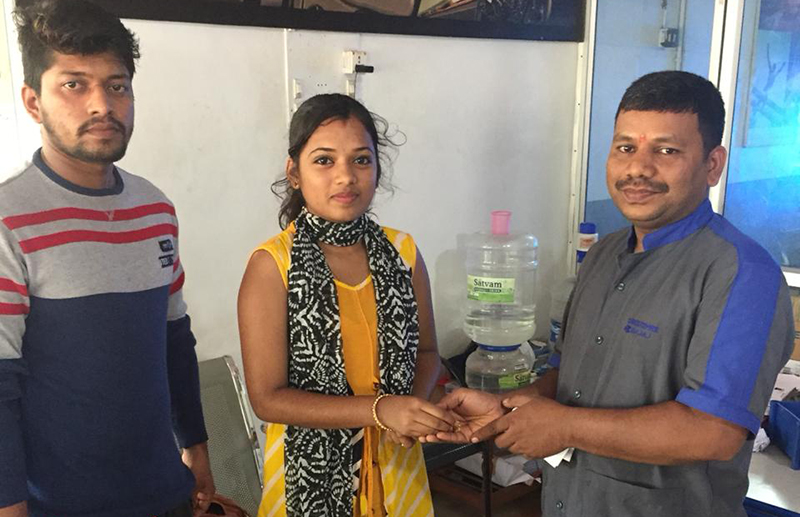 ಪುತ್ತೂರು: ಬಿದ್ದು ಸಿಕ್ಕಿದ ಚಿನ್ನ ಹಿಂದಿರುಗಿಸಿ ಪ್ರಾಮಾಣಿಕತೆ ಮೆರೆದ ಯುವತಿ