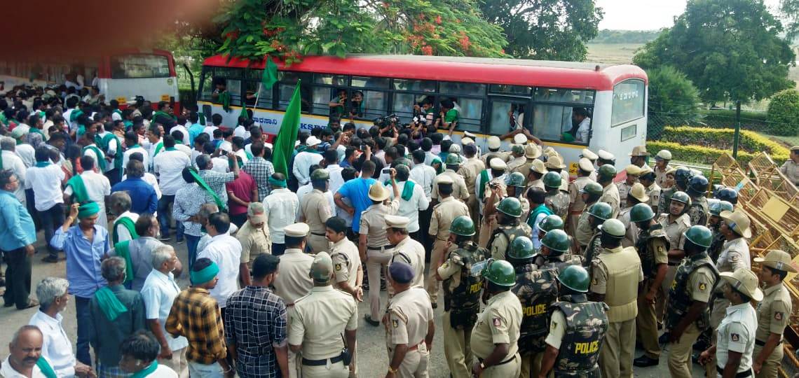 ಕೆಆರ್​ಎಸ್ ಡ್ಯಾಂಗೆ ಮುತ್ತಿಗೆ ಯತ್ನ: ರೈತ ಸಂಘದ ಕಾರ್ಯಕರ್ತರ ಬಂಧನ