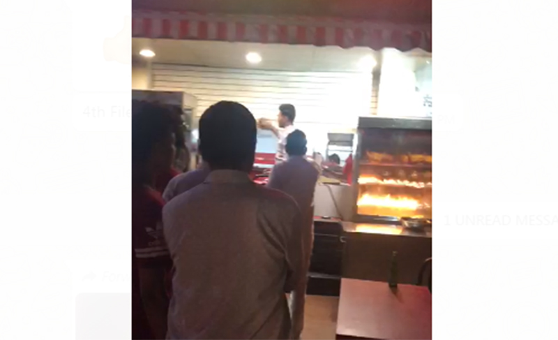 ಮಂಗಳೂರಿನ ಹೊಟೇಲ್ ಬಂದ್ ಮಾಡಿಸಿದ ಪ್ರತಿಭಟನಾಕಾರರು