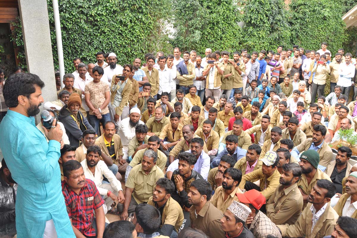 ಸಂಚಾರಿ ಠಾಣಾಧಿಕಾರಿಯಿಂದ ಆಟೊ ಚಾಲಕರಿಗೆ ಕಿರುಕುಳ ಆರೋಪ: ಶಾಸಕ ಸಿ.ಟಿ ರವಿ ಮನೆ ಮುಂದೆ ಧರಣಿ