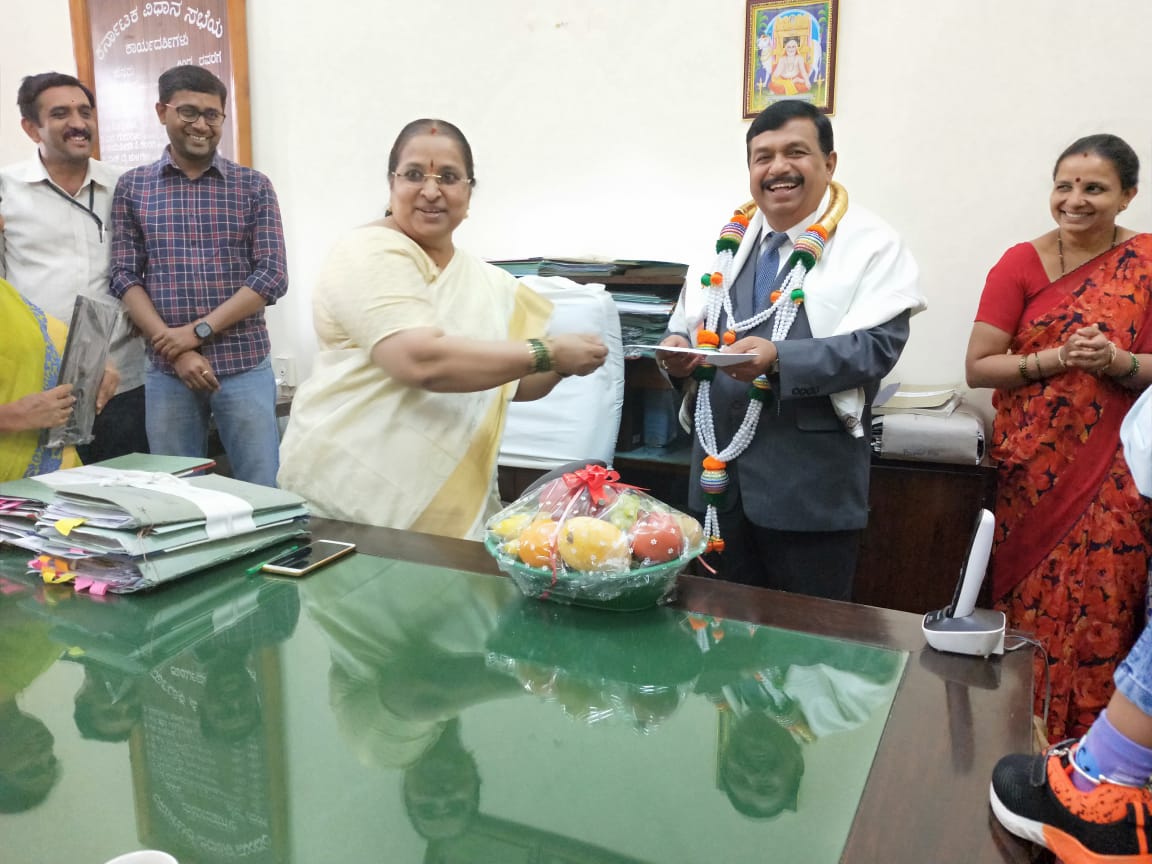 ವಿಧಾನಸಭೆ ಜಂಟಿ ಕಾರ್ಯದರ್ಶಿ ಕುಮಾರಸ್ವಾಮಿಗೆ ಬೀಳ್ಕೊಡುಗೆ