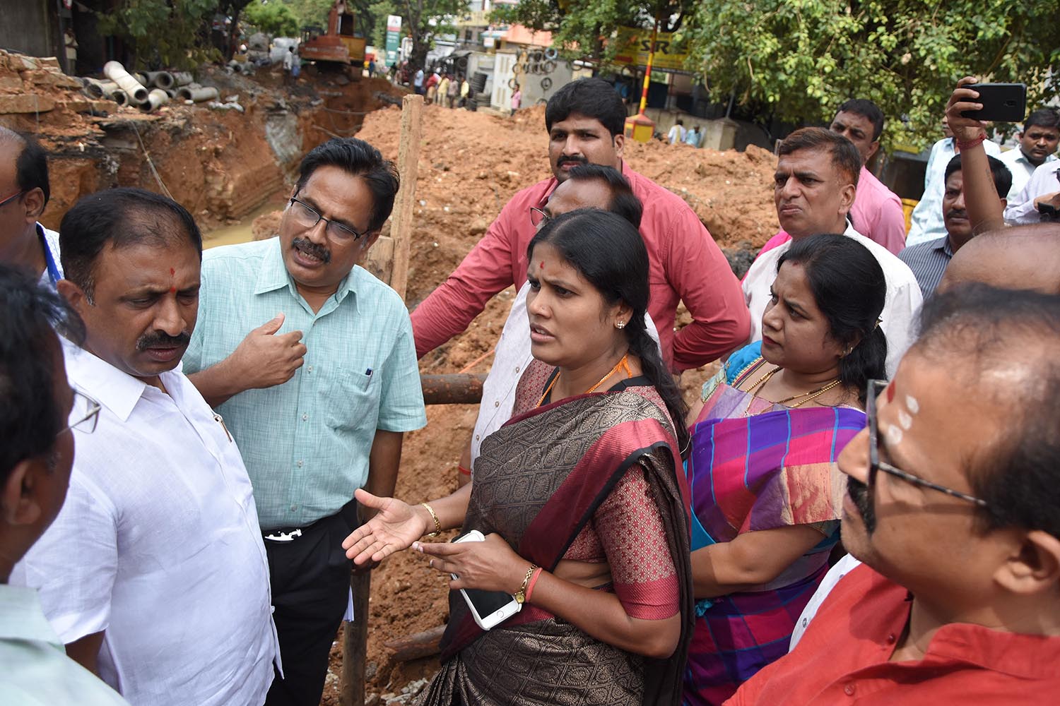 ಶೀಘ್ರ ಕಾಮಗಾರಿ ಪೂರ್ಣಗೊಳಿಸಲು ಬಿಬಿಎಂಪಿ ಮೇಯರ್ ತಾಕೀತು