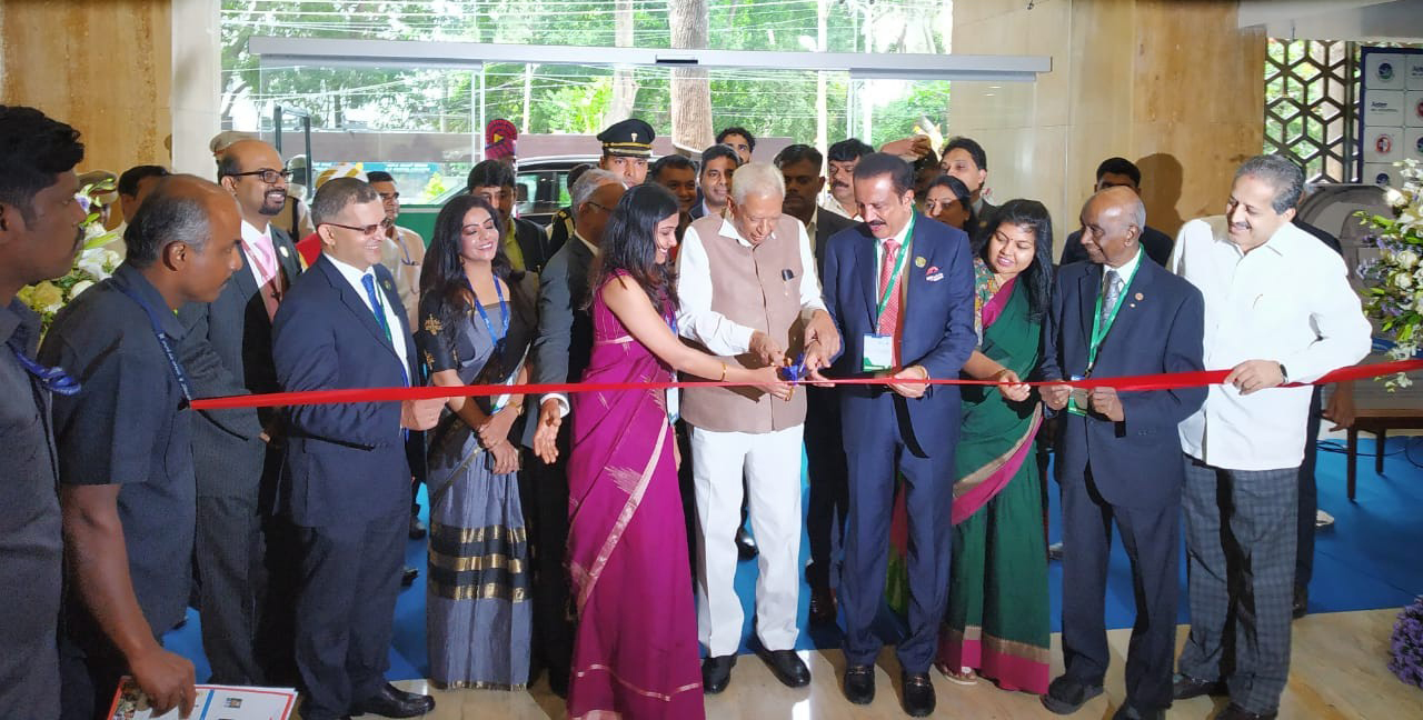 ಬೆಂಗಳೂರು: ಆಸ್ಟರ್ ಆರ್ ವಿ ಆಸ್ಪತ್ರೆಗೆ ರಾಜ್ಯಪಾಲ ವಜುಭಾಯಿ ವಾಲಾ ಚಾಲನೆ