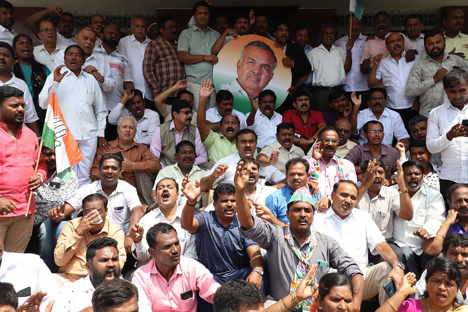 ಕೆಪಿಸಿಸಿ ಕಚೇರಿ ಎದುರು ಕಾಂಗ್ರೆಸ್ ಕಾರ್ಯಕರ್ತರಂದ ಧರಣಿ