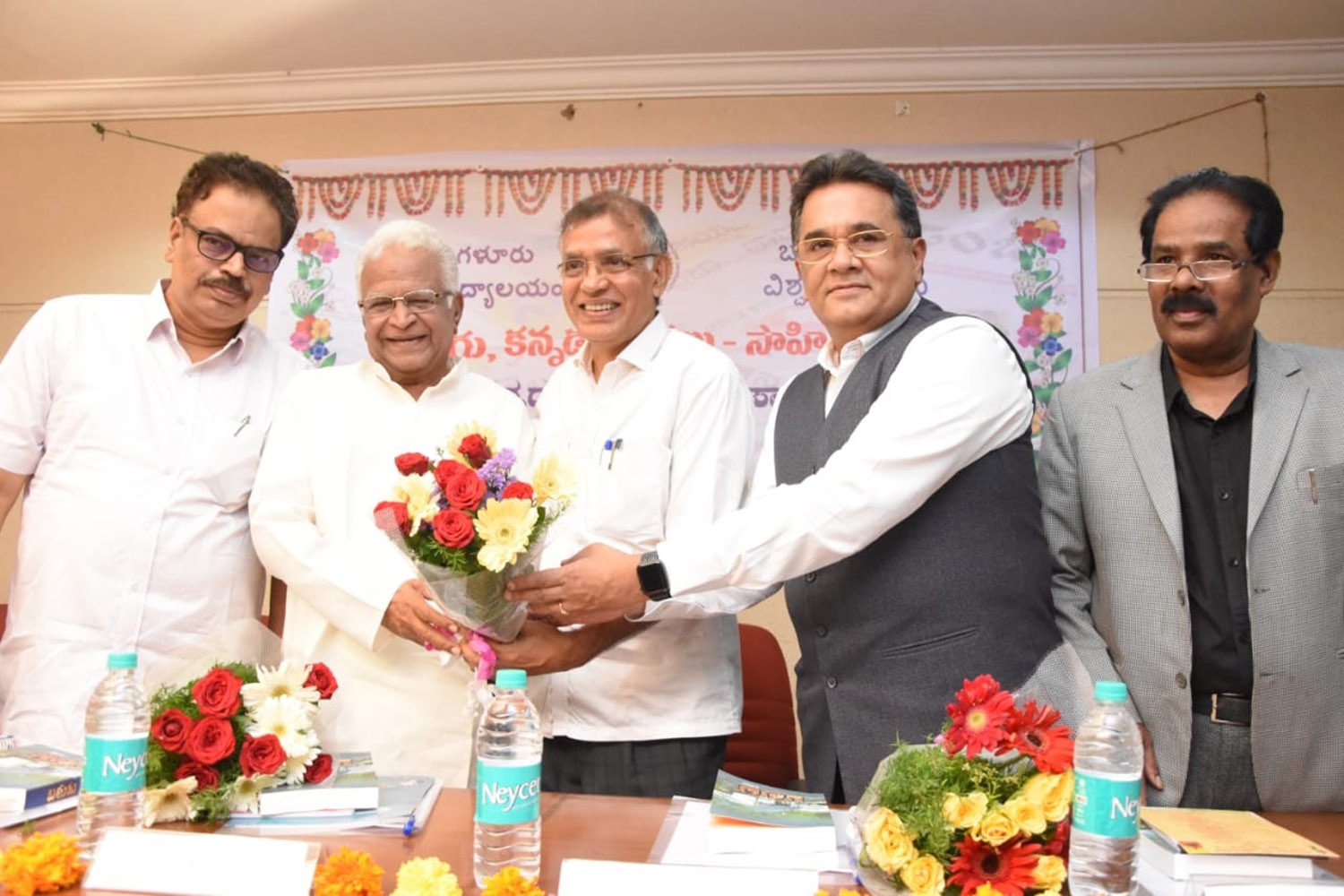 ಹೆಚ್ಚು ಭಾಷೆ ಕಲಿತರೆ ಬೆಳವಣಿಗೆಗೆ ಸುಲಭ: ಬೆಂಗಳೂರು ವಿವಿ ಕುಲಪತಿ ಪ್ರೊ.ವೇಣುಗೋಪಾಲ್