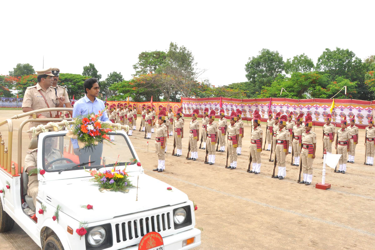 ಶಾಂತಿ, ಸೌಹಾರ್ದ ನೆಲೆಸುವಂತೆ ಮಾಡುವಲ್ಲಿ ಪೊಲೀಸರ ಪಾತ್ರ ಶ್ಲಾಘನೀಯ: ಡಾ.ಬಗಾದಿ ಗೌತಮ್