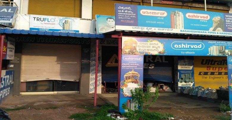 ಆರು ಅಂಗಡಿಗಳಲ್ಲಿ ಕಳ್ಳರ ಕೈಚಳಕ: ಲಕ್ಷಾಂತರ ರೂ. ದರೋಡೆ