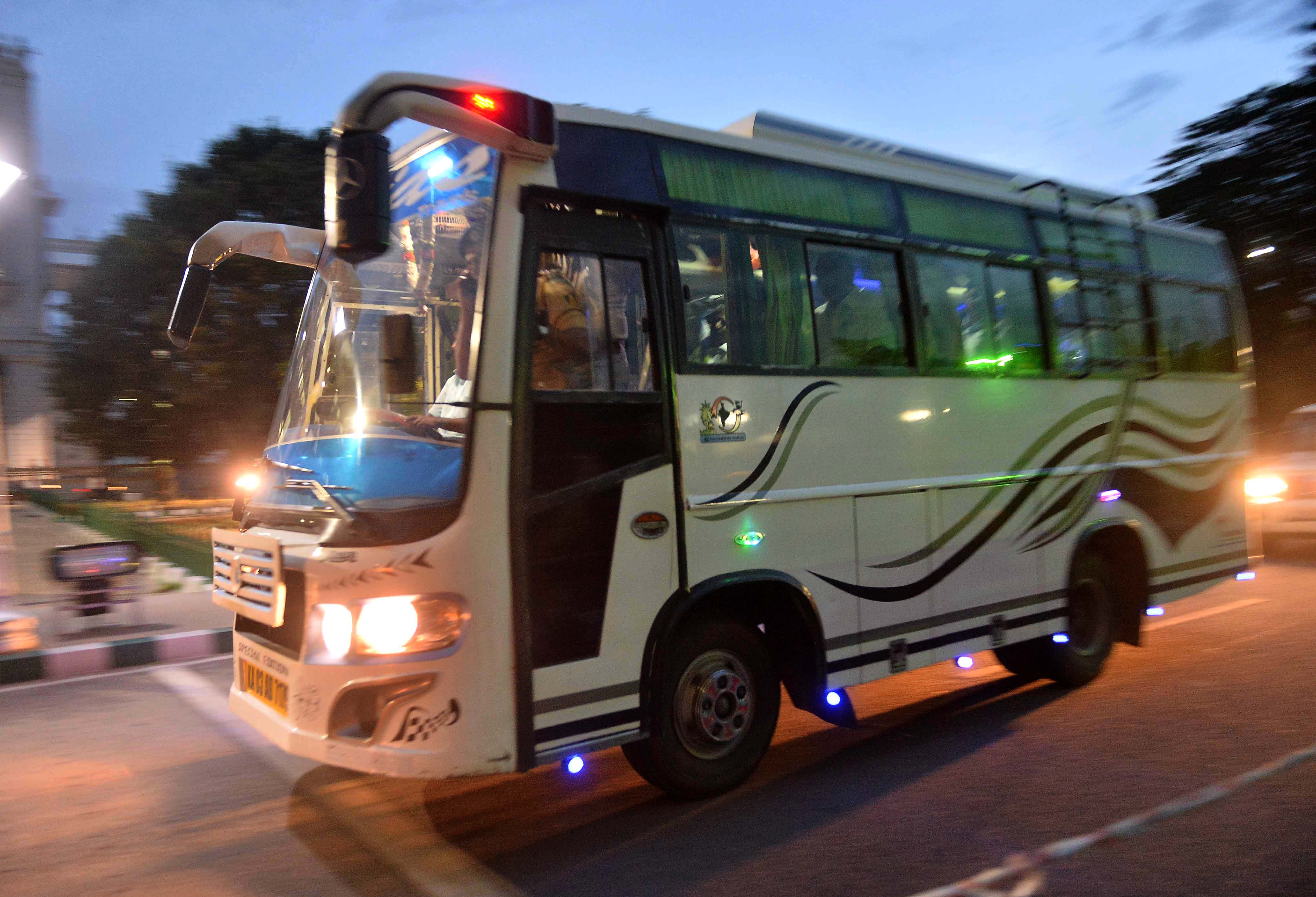 ವಿಧಾನಸೌಧಕ್ಕೆ ಹಾಜರಾದ ಅತೃಪ್ತ ಶಾಸಕರಿಗೆ ‘ಝೀರೋ ಟ್ರಾಫಿಕ್’