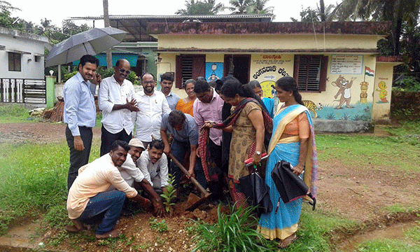 ಸಜೀಪ ಮುನ್ನೂರು ಗ್ರಾಮ ಪಂಚಾಯತ್‌ನಲ್ಲಿ ವನಮಹೋತ್ಸವ
