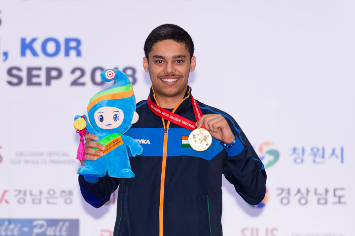 ​ಎರಡು ಚಿನ್ನದೊಂದಿಗೆ ಭಾರತದ ಅಭಿಯಾನ ಆರಂಭ