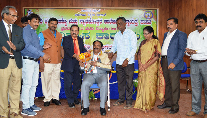 ಶಿಕ್ಷಣ ಜೀವನದುದ್ದಕ್ಕೂ ಜೊತೆಗಿರುವ ಆಸ್ತಿ: ಹಾಸನ ಜಿಲ್ಲಾಧಿಕಾರಿ ಅಕ್ರಂ ಪಾಷಾ