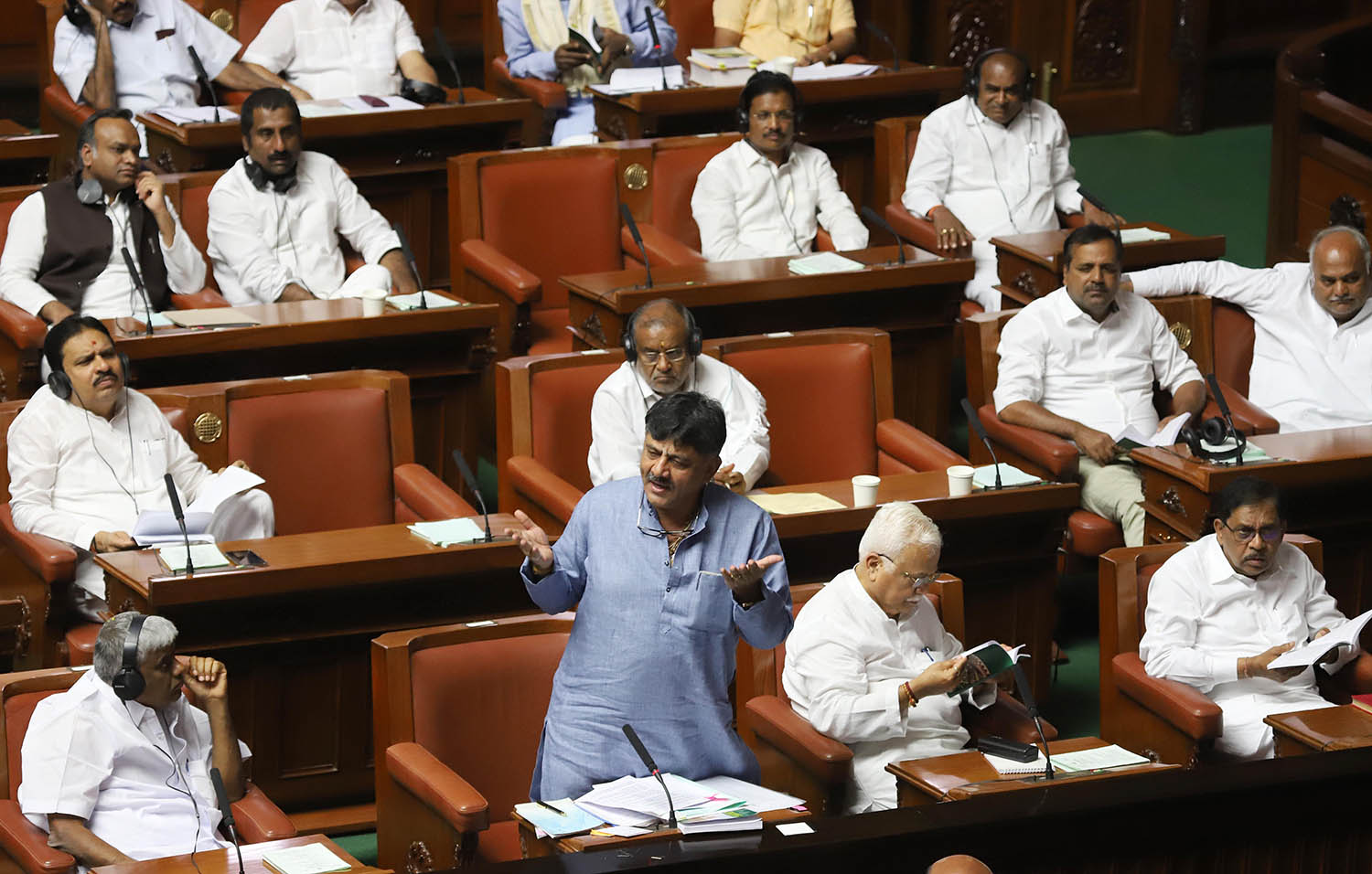 ನಮ್ಮನ್ನು ಬಂಧನದಲ್ಲಿರಿಸಲಾಗಿದೆ, ಬಂದು ಕರೆದುಕೊಂಡು ಹೋಗಿ ಎಂದು ಹೇಳಿದ್ದರು