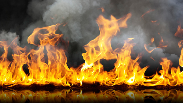 ಪತಿಯ ಕಿರುಕುಳಕ್ಕೆ ಬೇಸತ್ತ ಪತ್ನಿ ಸೀಮೆಎಣ್ಣೆ ಸುರಿದು ಬೆಂಕಿ ಹಚ್ಚಿ ಆತ್ಮಹತ್ಯೆ