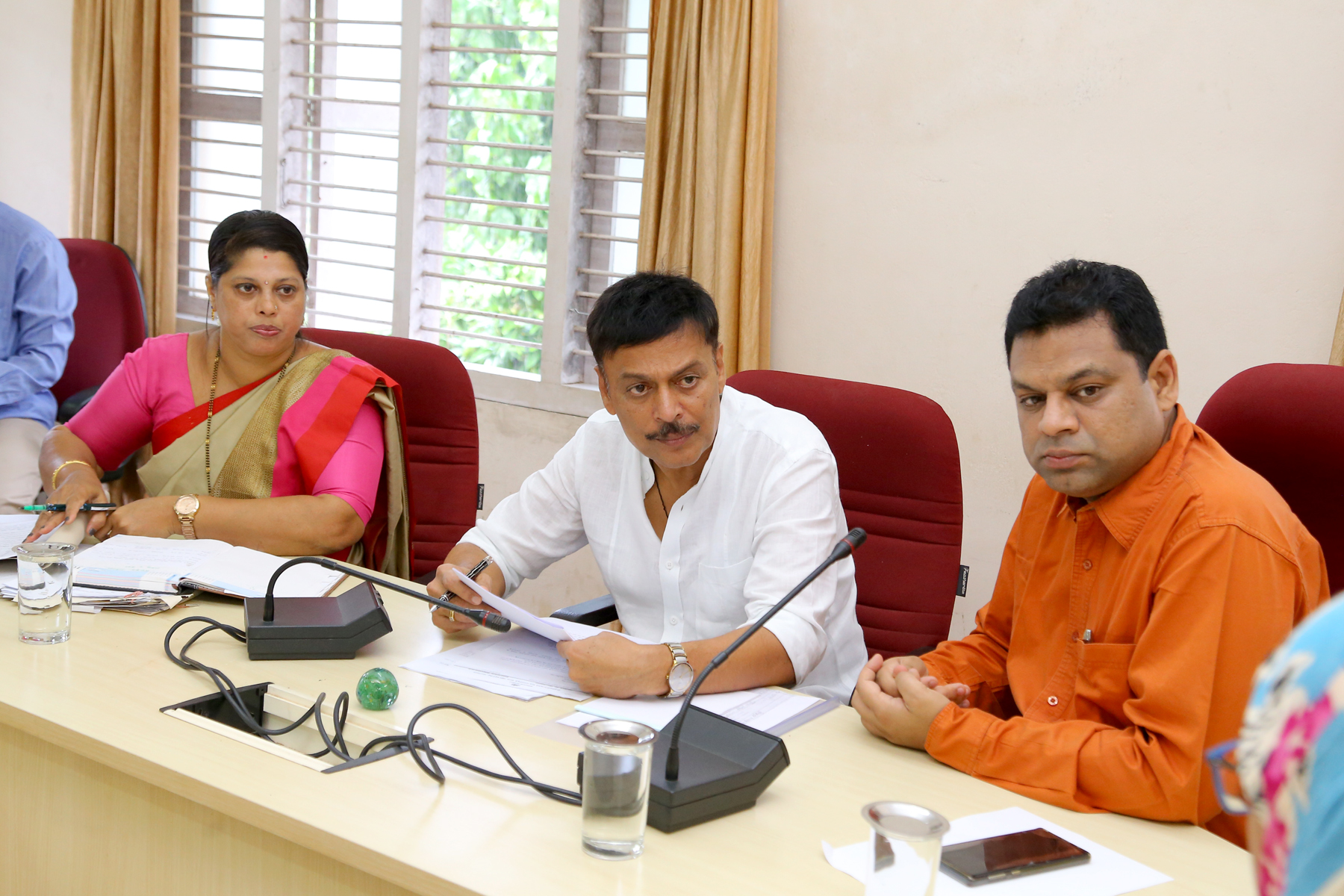 ಬಂಟ್ವಾಳ ಪುರಸಭೆಯಲ್ಲಿ ಅಧಿಕಾರಿಗಳ ಜೊತೆ ಶಾಸಕರ ಸಭೆ