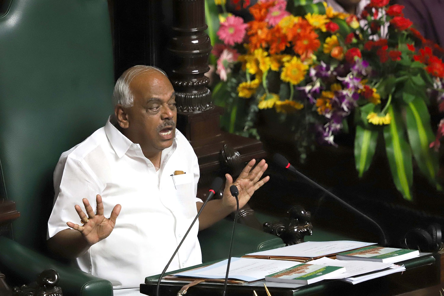 ನಾಳೆ ಸಂಜೆ 6 ಗಂಟೆಯೊಳಗೆ ವಿಶ್ವಾಸಮತ ಯಾಚಿಸಿ: ಸ್ಪೀಕರ್ ರಮೇಶ್ ಕುಮಾರ್ ಡೆಡ್ ಲೈನ್