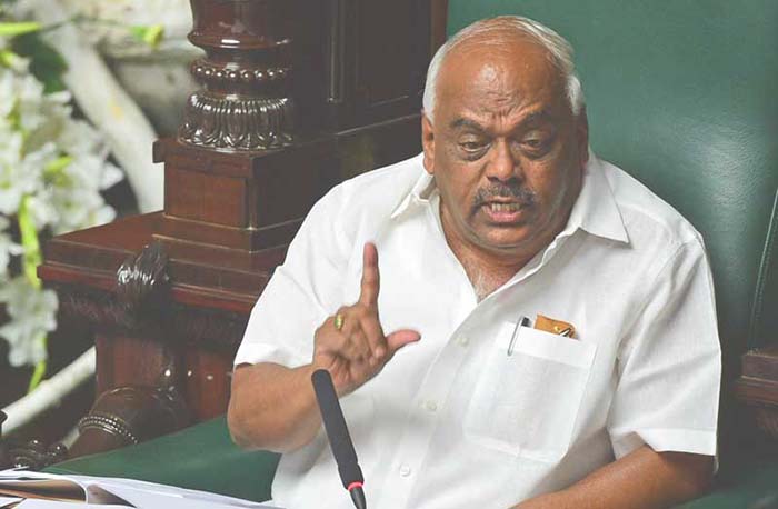 ಪಕ್ಷಾಂತರಿಗಳಿಗೆ ಪಾಠ ಆಗುವ ರೀತಿಯಲ್ಲಿ ಶಾಸಕರನ್ನು ಅನರ್ಹಗೊಳಿಸಿ: ಹಂಗಾಮಿ ಸ್ಪೀಕರ್‌ಗೆ ಕಾಂಗ್ರೆಸ್ ಮುಖಂಡರ ಮನವಿ