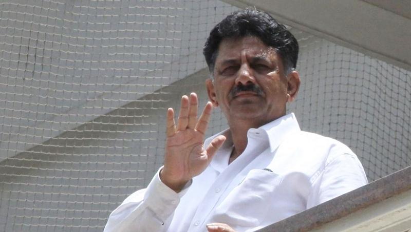 ದೆಹಲಿಗೆ ತೆರಳಿದ ಡಿಕೆ ಶಿವಕುಮಾರ್