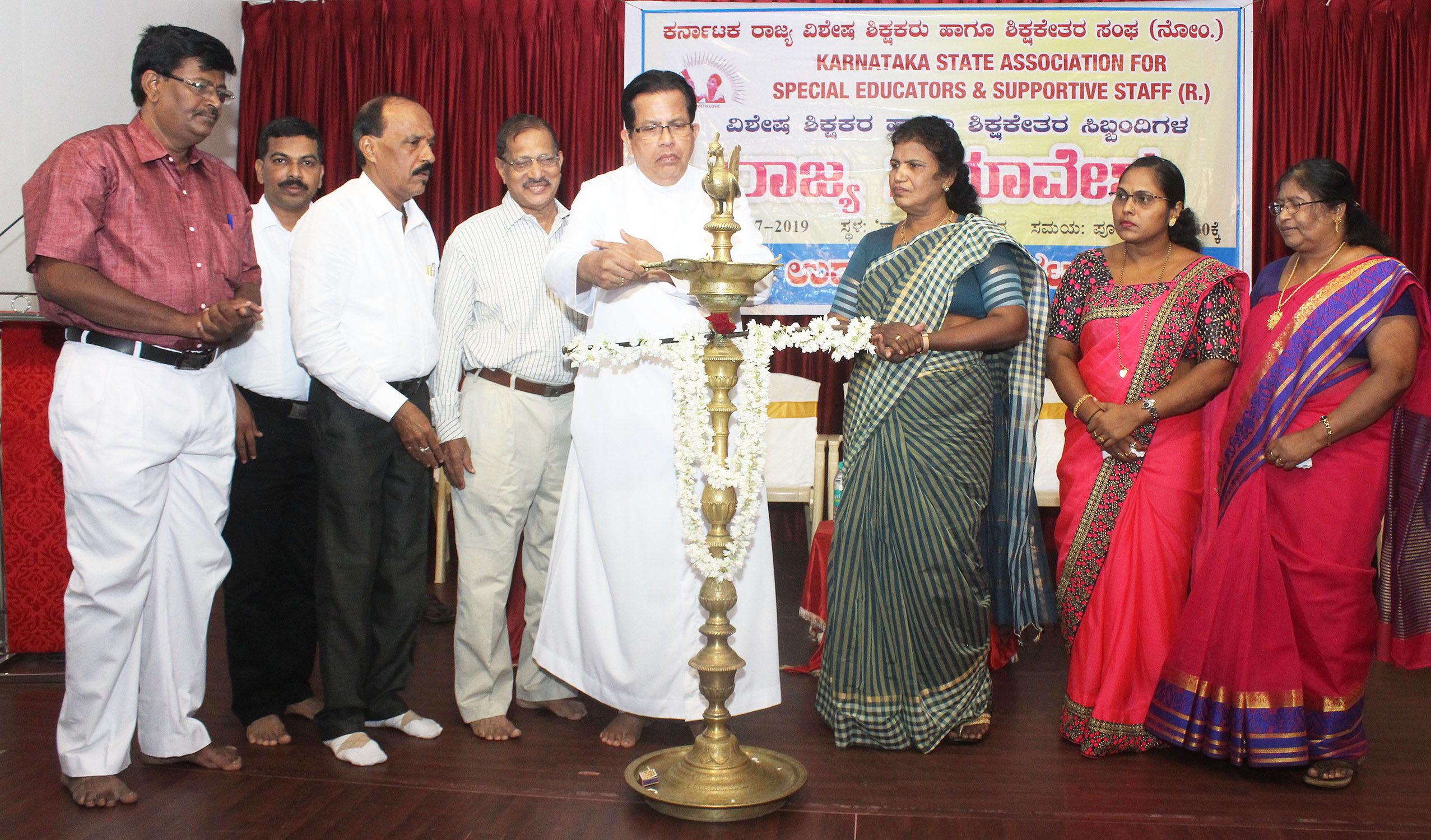 ಶಿಕ್ಷಕರ ಅರ್ಪಿತಾ ಮನೋಭಾವದಿಂದ ವಿಶೇಷ ಮಕ್ಕಳ ಸೇವೆ ಸಾಧ್ಯ