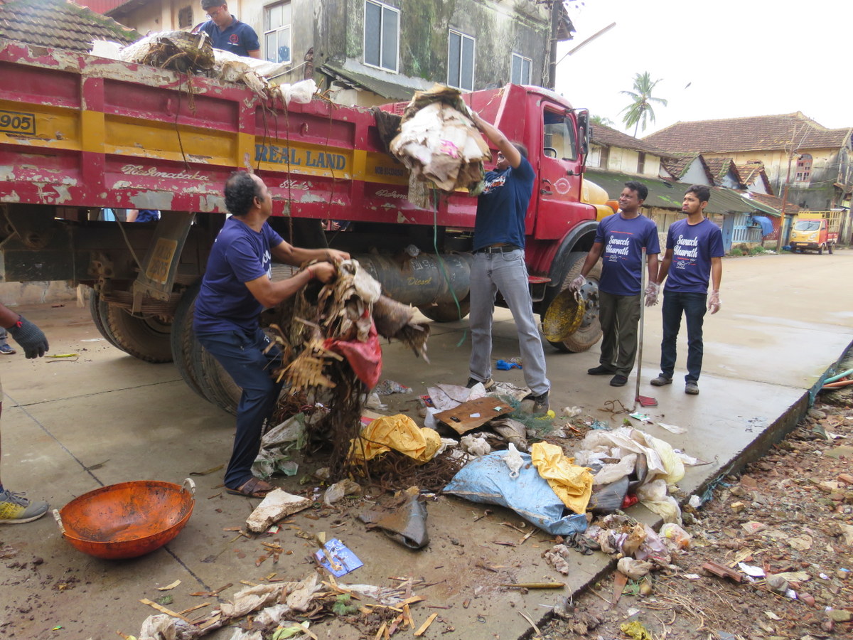 ಮಂಗಳೂರು: ರಾಮಕೃಷ್ಣ ಮಿಶನ್‌ ವತಿಯಿಂದ ಶ್ರಮದಾನ