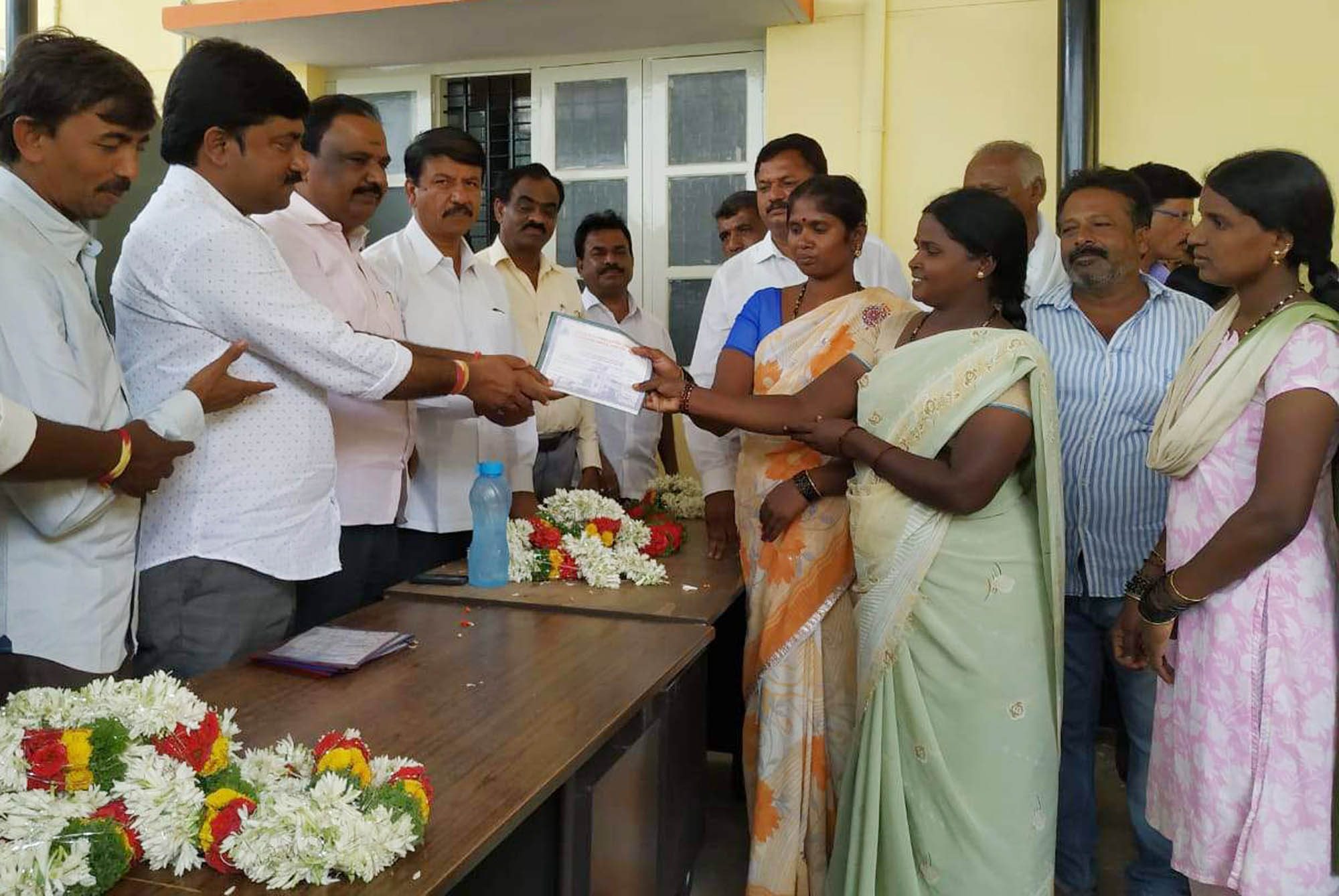 ಮಧ್ಯವರ್ತಿಗಳ ಮಾತಿಗೆ ಮರುಳಾಗದಿರಿ: ಡಿಸಿಸಿ ಬ್ಯಾಂಕ್ ಅಧ್ಯಕ್ಷ ಬ್ಯಾಲಹಳ್ಳಿ ಗೋವಿಂದಗೌಡ