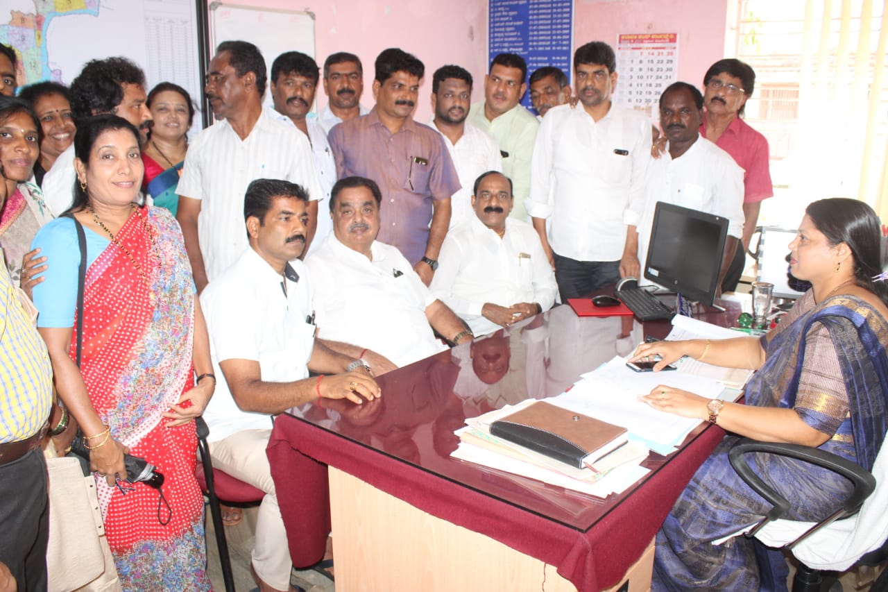 ಬಂಟ್ವಾಳ: ಕಸ ಸಂಗ್ರಹದ ಶುಲ್ಕ ಕೈ ಬಿಡುವಂತೆ ಆಗ್ರಹಿಸಿ ಜಿಲ್ಲಾಧಿಕಾರಿಗೆ ಮನವಿ