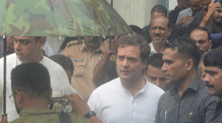 ನ್ಯಾಯಾಲಯಕ್ಕೆ ಬಂದಿದ್ದ ರಾಹುಲ್‌ಗೆ ರಾಜೀನಾಮೆ ಹಿಂಪಡೆಯಲು ಕಾಂಗ್ರೆಸ್ ಕಾರ್ಯಕರ್ತರ ಆಗ್ರಹ