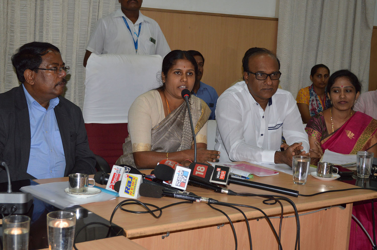 ಸಾರ್ವಜನಿಕ ಸ್ಥಳಗಳಲ್ಲಿ ಉಗುಳಿದರೆ ಸಾವಿರ ರೂ. ದಂಡ: ಬಿಬಿಎಂಪಿ ಮೇಯರ್