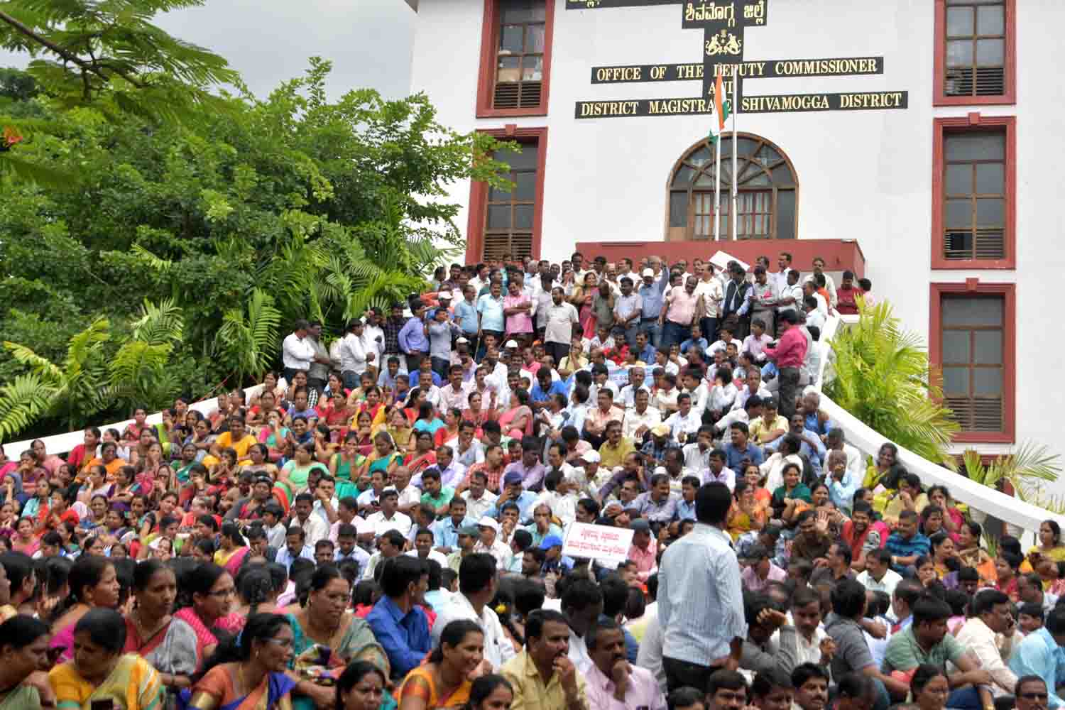 ಶಿವಮೊಗ್ಗ: ವಿವಿಧ ಬೇಡಿಕೆಗಳ ಈಡೇರಿಕೆಗೆ ಆಗ್ರಹಿಸಿ ಶಿಕ್ಷಕರ ಧರಣಿ