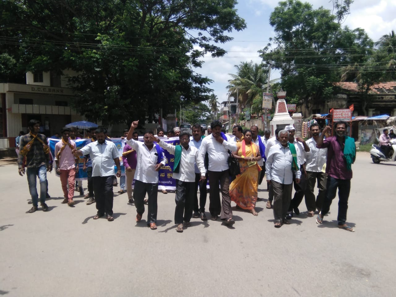 ಮಂಡ್ಯ: ಟಿಪ್ಪು ಜಯಂತಿ ರದ್ಧತಿ ಖಂಡಿಸಿ ಪ್ರತಿಭಟನೆ