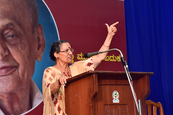 ದೇಶದಲ್ಲಿ ಕಾರ್ಮಿಕರ ಸ್ಥಿತಿ ಇನ್ನಷ್ಟು ಸಂಕಷ್ಟದಲ್ಲಿ: ಅಮರಜೀತ್ ಕೌರ್ ಆತಂಕ