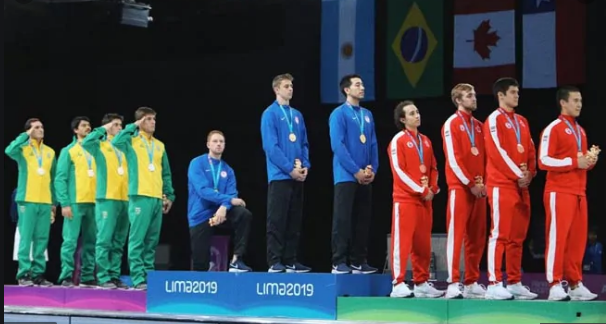 ‘ದ್ವೇಷ ಹರಡುತ್ತಿರುವ ಅಧ್ಯಕ್ಷ ಟ್ರಂಪ್’: ರಾಷ್ಟ್ರಗೀತೆ ವೇಳೆ ಮಂಡಿಯೂರಿ ಪ್ರತಿಭಟನೆ ನಡೆಸಿದ ಒಲಿಂಪಿಕ್ ಪದಕ ವಿಜೇತ