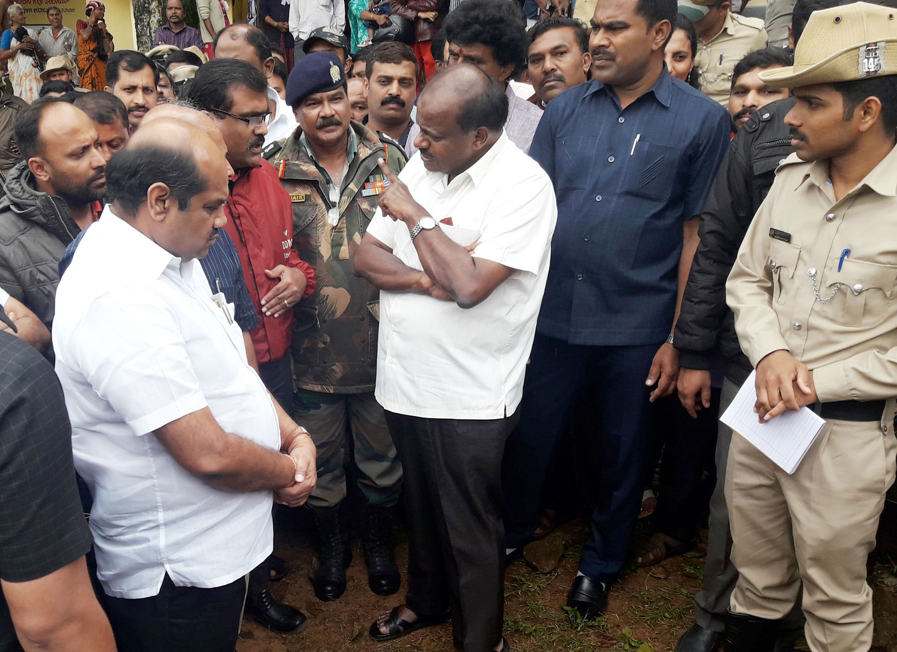 ಸಂತ್ರಸ್ತರಿಗೆ ಶೀಘ್ರ ಪರಿಹಾರ ಒದಗಿಸಲು ಮಾಜಿ ಸಿಎಂ ಹೆಚ್‍ಡಿಕೆ ಆಗ್ರಹ