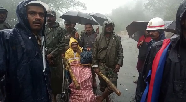 ಆಲೇಕಾನ್, ಹೊರಟ್ಟಿಯಲ್ಲಿ ಸಿಲುಕಿದ್ದ 78 ಸಂತ್ರಸ್ತರನ್ನು ರಕ್ಷಿಸಿದ ಯೋಧರು