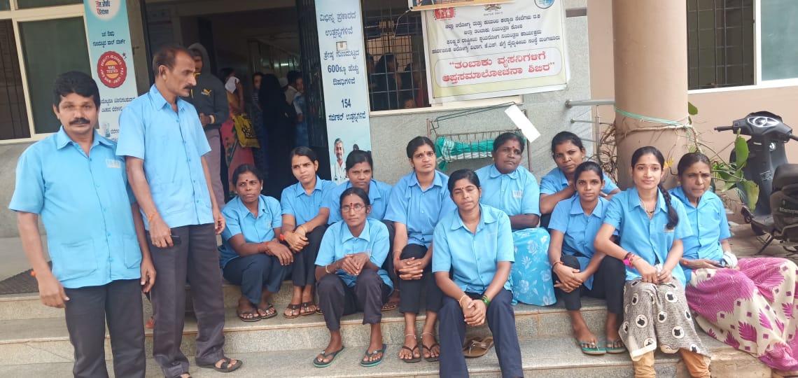 ಡಿಗ್ರೂಪ್ ನೌಕರರಿಗೆ 4 ತಿಂಗಳ ವೇತನ ಬಾಕಿ: ಬಂಟ್ವಾಳದಲ್ಲಿ ನೌಕರರಿಂದ ಧರಣಿ