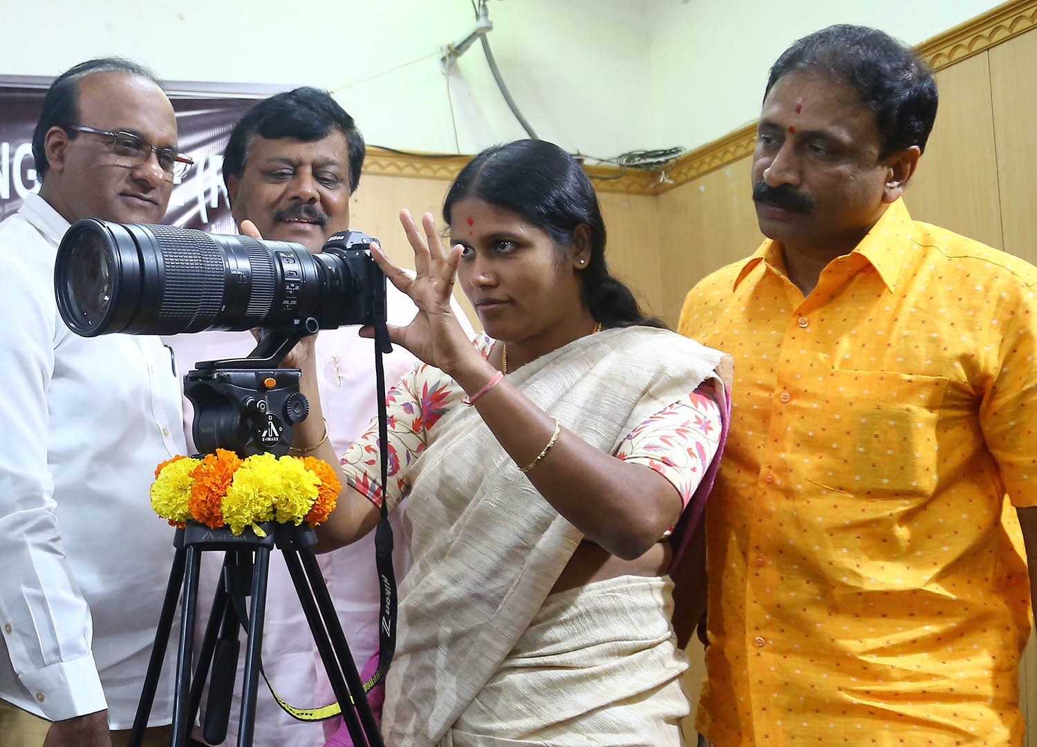 ಛಾಯಾಗ್ರಾಹಕರಿಗೆ ಹೆಲ್ತ್ ಕಾರ್ಡ್ ಬಗ್ಗೆ ಚರ್ಚಿಸಿ ಕ್ರಮ: ಬಿಬಿಎಂಪಿ ಮೇಯರ್ ಗಂಗಾಂಬಿಕೆ