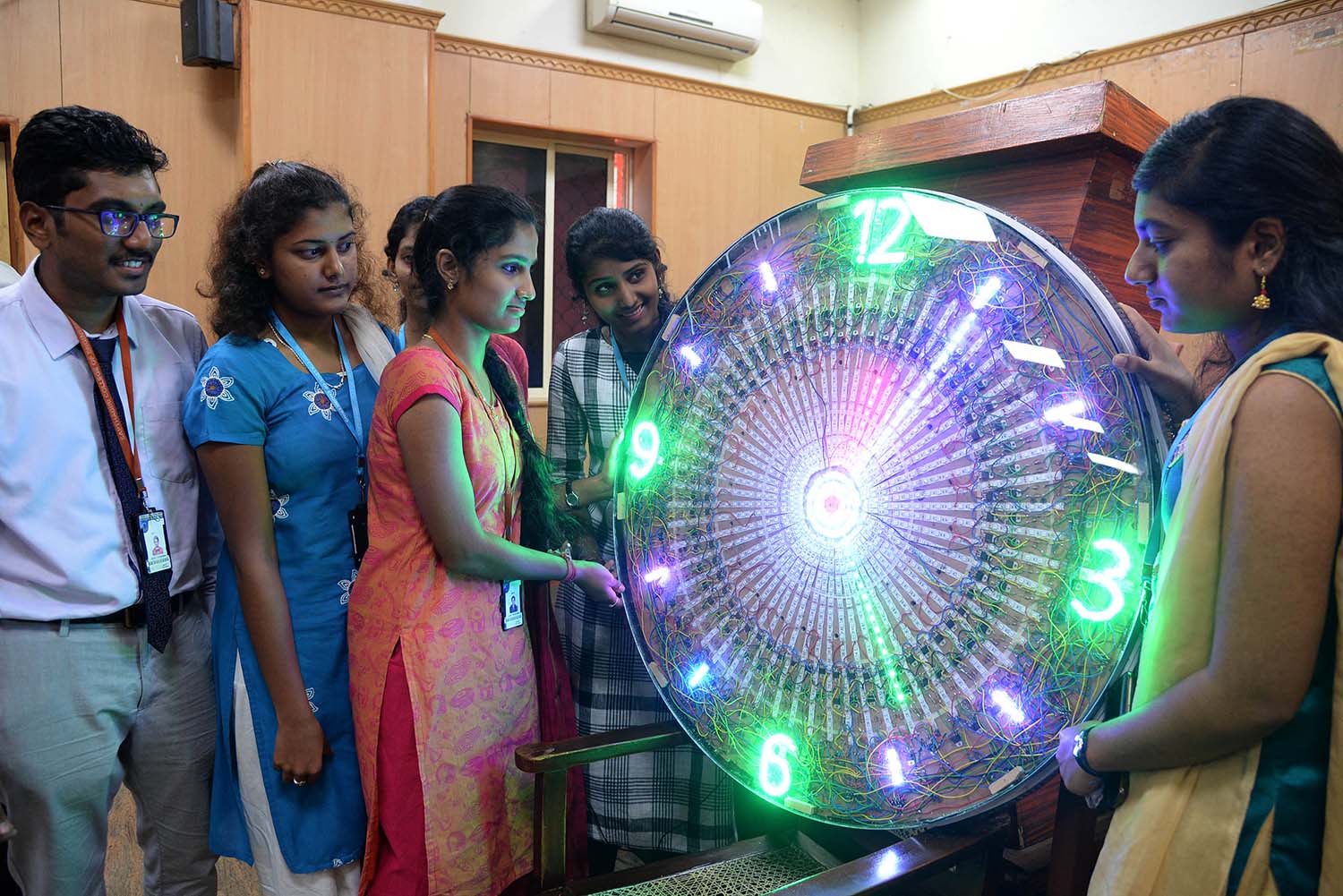 ಜಿಪಿಎಸ್ ಸಂಕೇತ ಆಧರಿಸಿದ ಡಿಜಿಟಲ್ ಗಡಿಯಾರ ಆವಿಷ್ಕಾರ