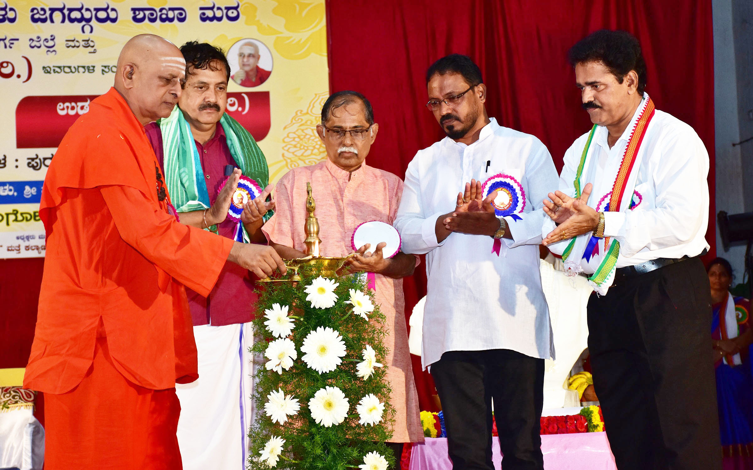 ಜ್ಞಾನದ ಕೊರತೆಯಿಂದ ಜಾತಿ ವ್ಯವಸ್ಥೆ ಜೀವಂತ: ಸಾಣೇಹಳ್ಳಿ ಸ್ವಾಮೀಜಿ