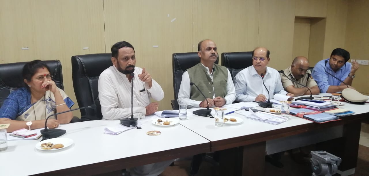 ಪ್ರವಾಹ ಸಂತ್ರಸ್ತರಿಗೆ ತಾತ್ಕಾಲಿಕ ವಸತಿ ಸೌಲಭ್ಯ ಕಲ್ಪಿಸಿ: ನೂತನ ಸಚಿವ ಲಕ್ಷ್ಮಣ ಸವದಿ