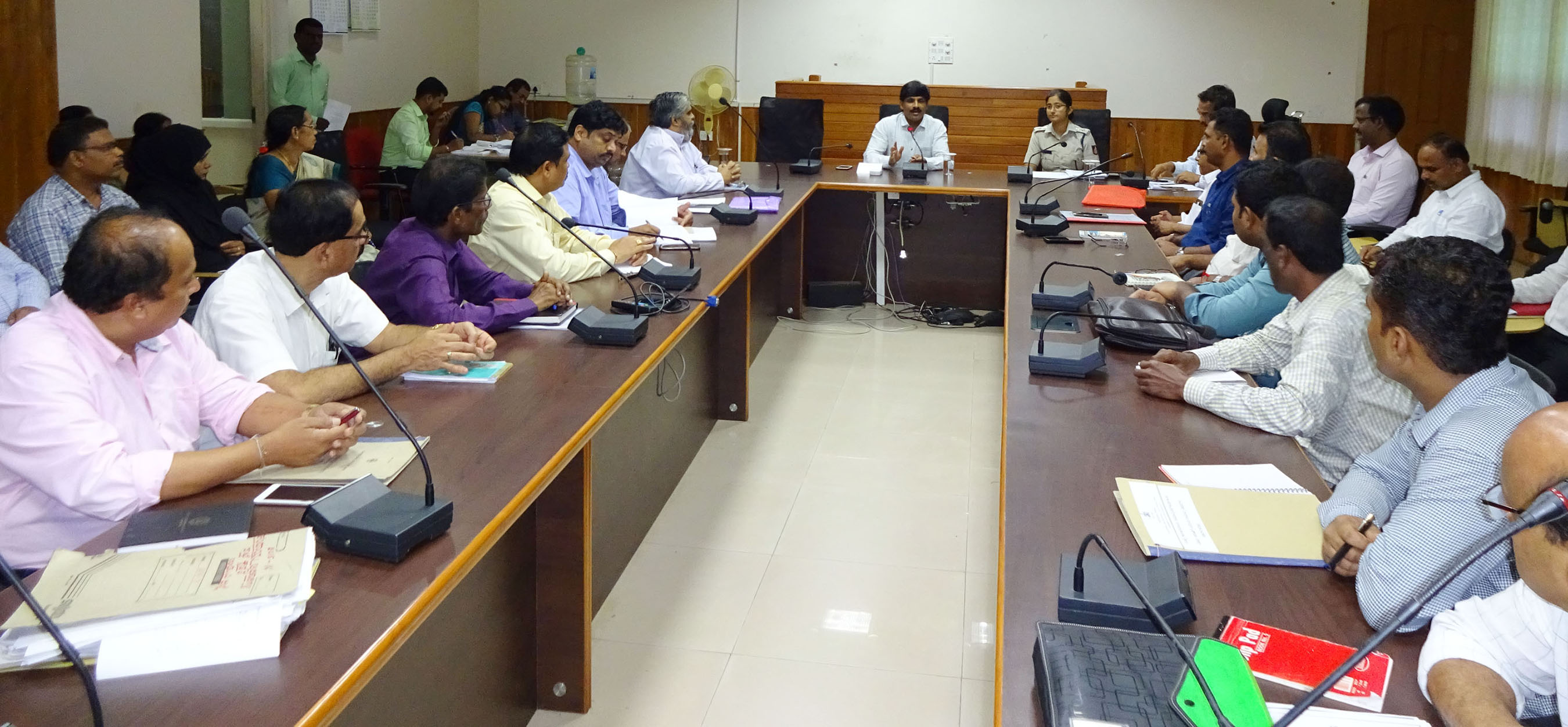 ಅಧಿಕಾರಿಗಳು ಕಚೇರಿಯಿಂದ ಹೊರಬಂದು ಕ್ಷೇತ್ರದಲ್ಲಿ ಕೆಲಸ ಮಾಡಿ: ನೂತನ ಜಿಲ್ಲಾಧಿಕಾರಿ ಜಿ.ಜಗದೀಶ್ ಕರೆ