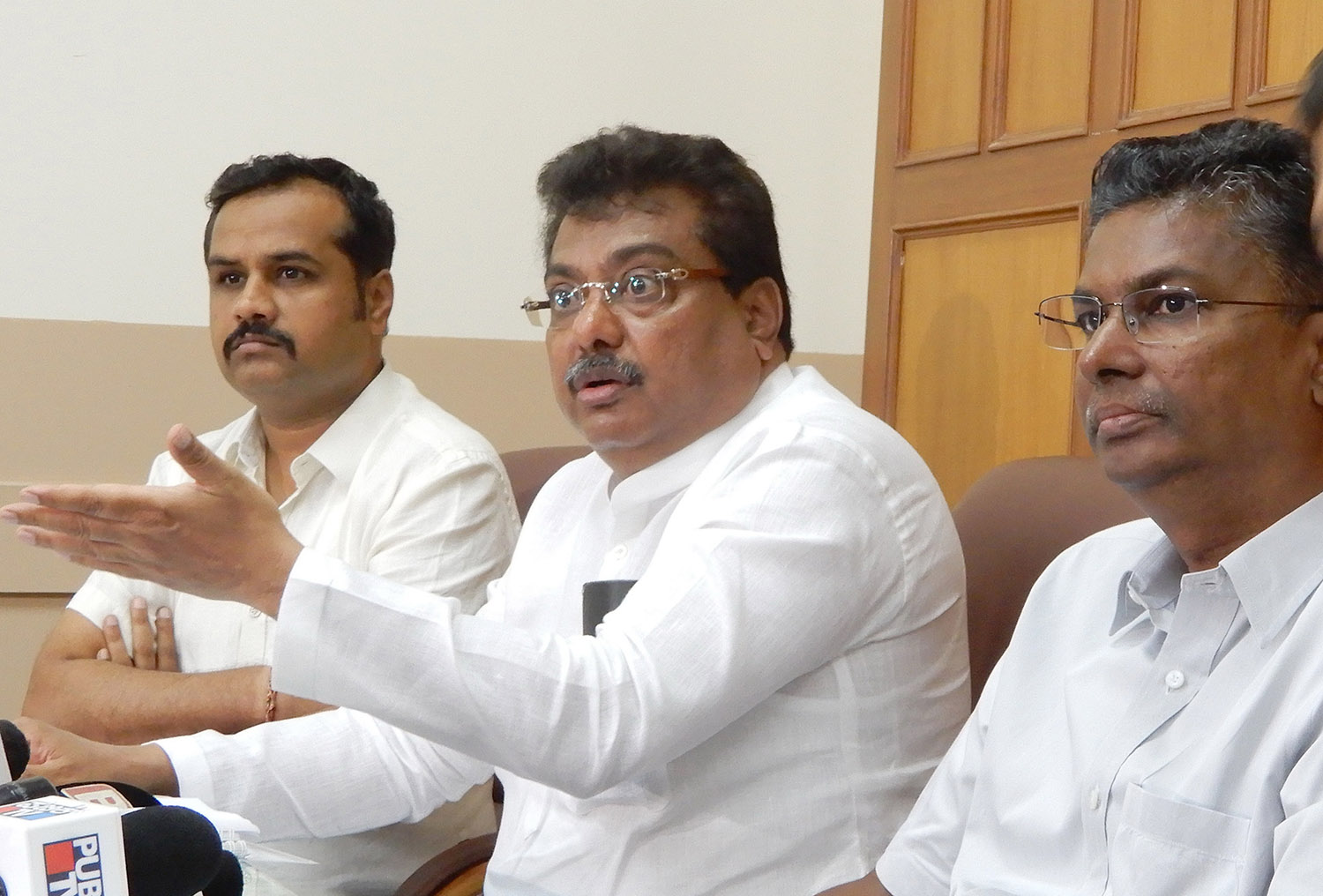 ನೆರೆ ಸಂತ್ರಸ್ತರ ಮನೆ ನಿರ್ಮಾಣ ವೆಚ್ಚ ಏರಿಕೆಗೆ ಕಾಂಗ್ರೆಸ್ ಒತ್ತಾಯ