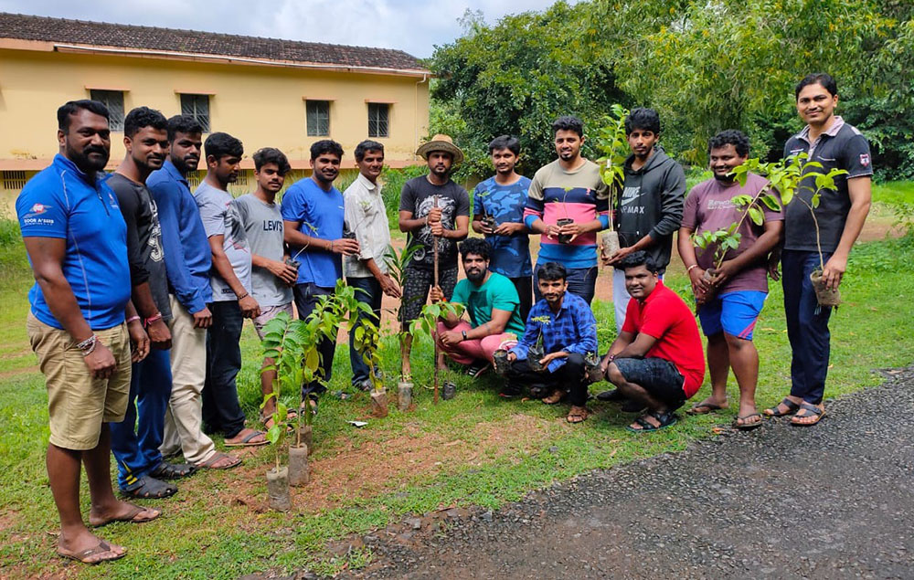 ಮಟಪಾಡಿ: 200 ಗಿಡ ನೆಟ್ಟು ವನಮಹೋತ್ಸವ ಆಚರಣೆ