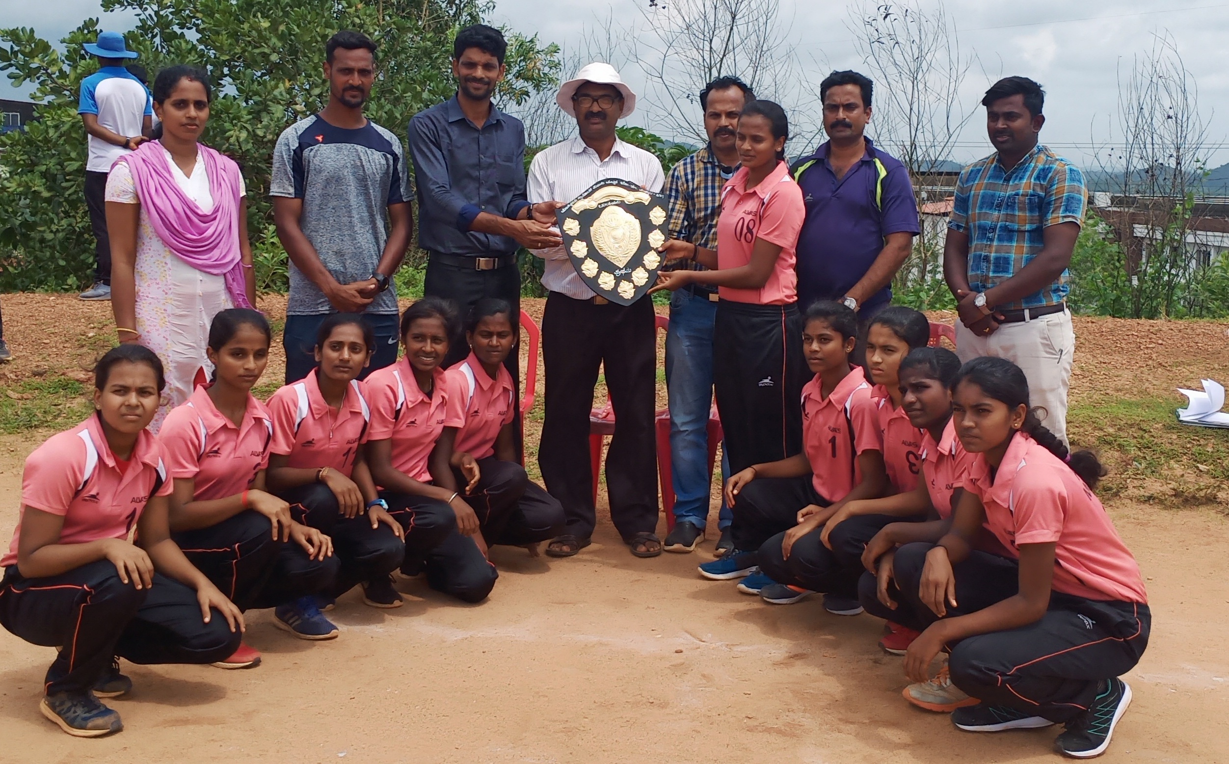 ಮಂಗಳೂರು ಗ್ರಾಮಾಂತರ ತಾಲೂಕು ಖೋ ಖೋ ಪಂದ್ಯಾಟ: ಆಳ್ವಾಸ್  ಕಾಲೇಜಿಗೆ ಅವಳಿ ಪ್ರಶಸ್ತಿ