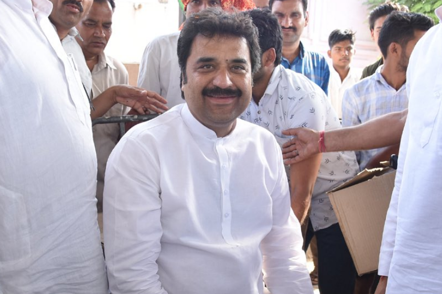 ಕಾಂಗ್ರೆಸ್ ನಾಯಕನ 150 ಕೋ.ರೂ. ಬೆಲೆಯ ಬೇನಾಮಿ ಹೋಟೆಲ್ ಜಪ್ತಿ ಮಾಡಿದ ಐಟಿ