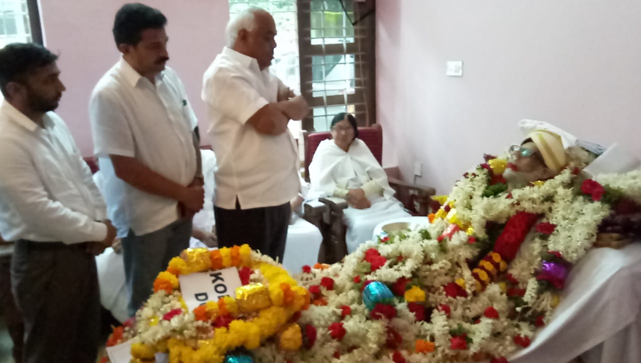 ಹಿರಿಯ ಹೋರಾಟಗಾರ ಎ.ಕೆ.ಸುಬ್ಬಯ್ಯರಿಗೆ ಭಾವಪೂರ್ಣ ವಿದಾಯ