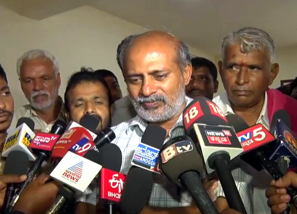 ನಿಖಿಲ್ ಸ್ಪರ್ಧೆ ಬಗ್ಗೆ ಚರ್ಚೆಯೇ ನಡೆದಿಲ್ಲ: ಸಾ.ರಾ. ಮಹೇಶ್