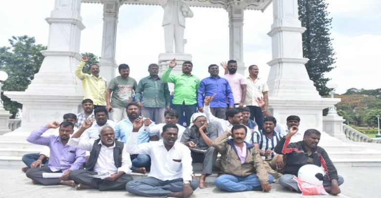 ಉನ್ನಾವೊ ಅತ್ಯಾಚಾರ ಪ್ರಕರಣದ ಆರೋಪಿಗಳಿಗೆ ಶಿಕ್ಷೆಗೆ ಒತ್ತಾಯಿಸಿ ದಸಂಸ ಧರಣಿ