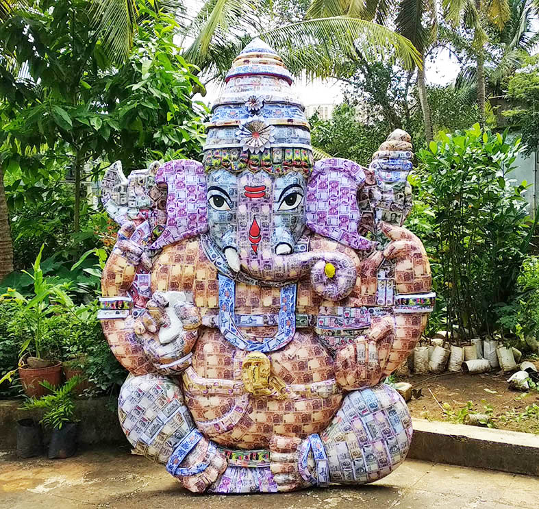 ಉಡುಪಿ: 21 ದೇಶಗಳ ನೋಟು ಬಳಸಿ 12 ಅಡಿ ಎತ್ತರದ ಗಣೇಶ ಕಲಾಕೃತಿ ರಚನೆ