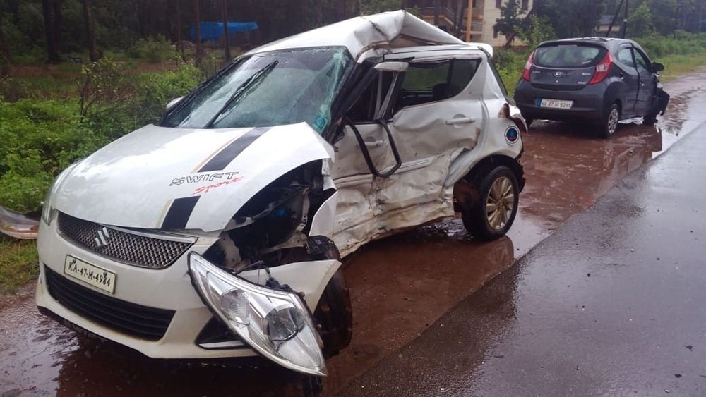 ಬೈಂದೂರು ಬಳಿ ಕಾರುಗಳ ಮಧ್ಯೆ ಅಪಘಾತ: ಭಟ್ಕಳದ ಉದ್ಯಮಿ ಮೃತ್ಯು: ನಾಲ್ವರಿಗೆ ತೀವ್ರ ಗಾಯ